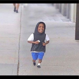 Meet your Posher, Darien